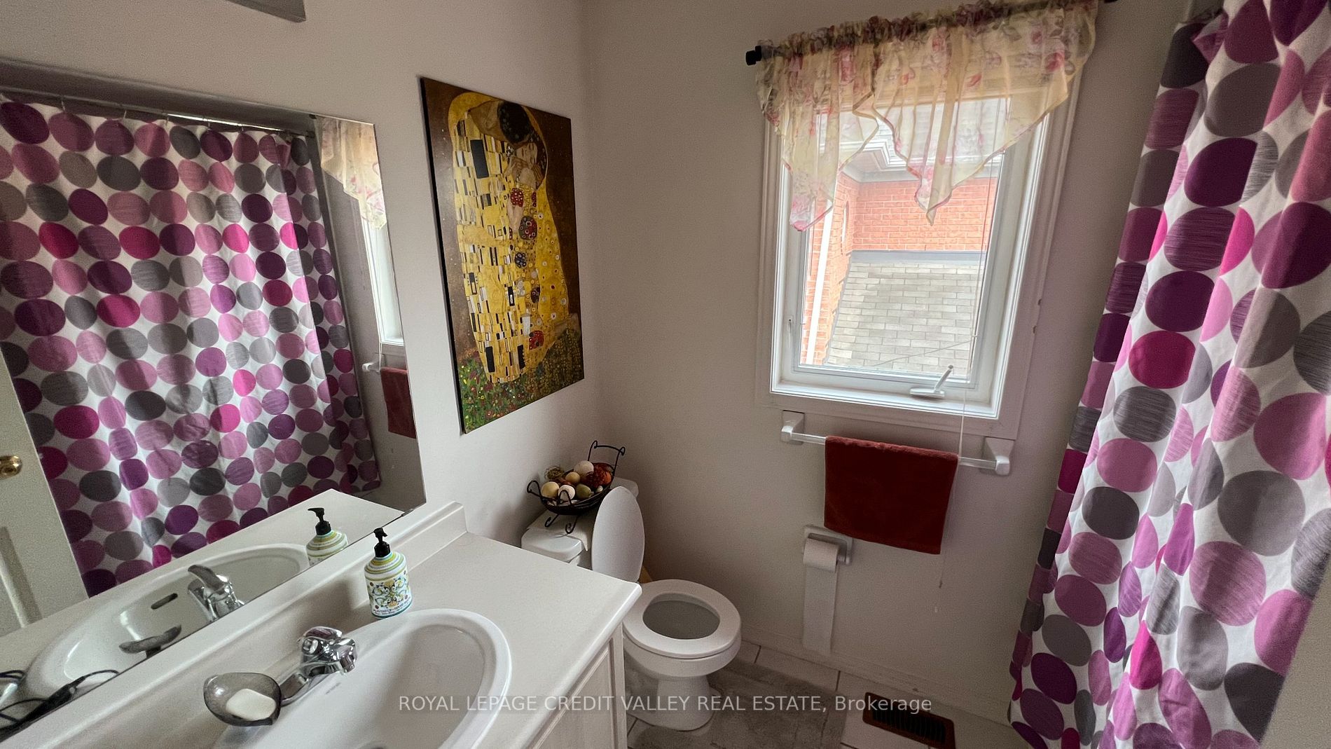 44 Australia Dr