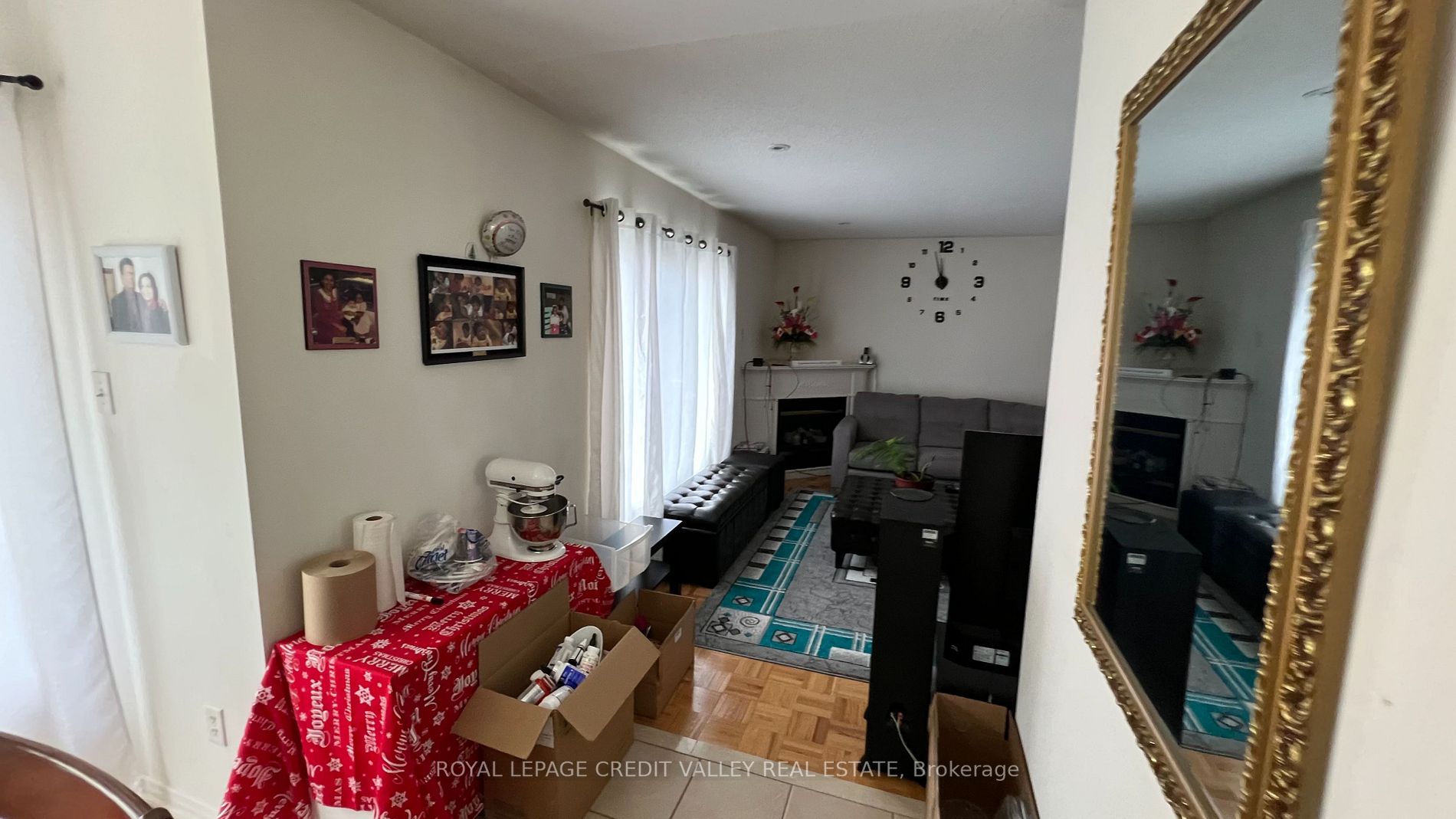44 Australia Dr