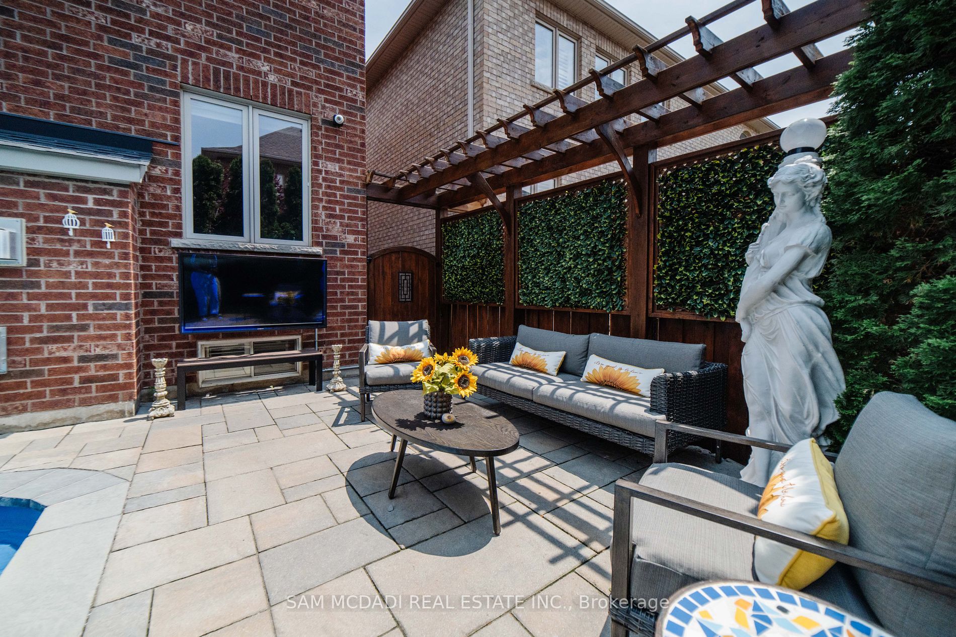 4633 Harbottle Road