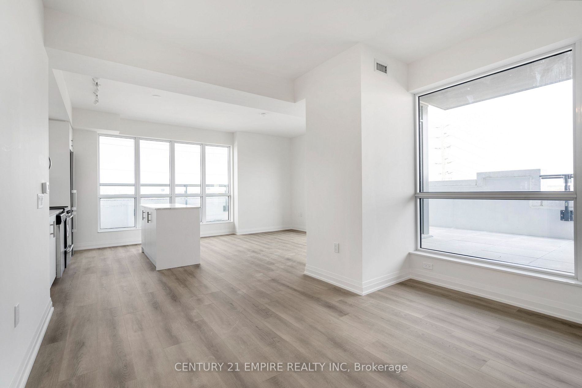 509 Dundas St, #306