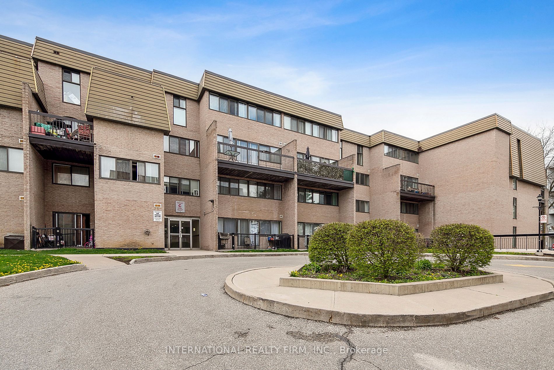 Listing W6140408 - Large Photo # 2