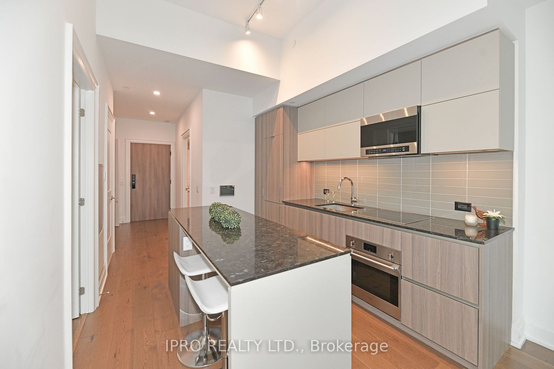 21 Park St E, #710