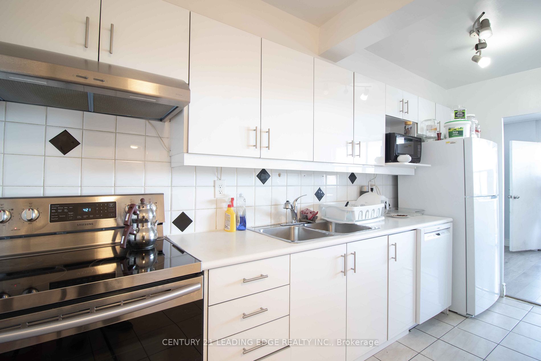 80 Grandravine Dr, #703