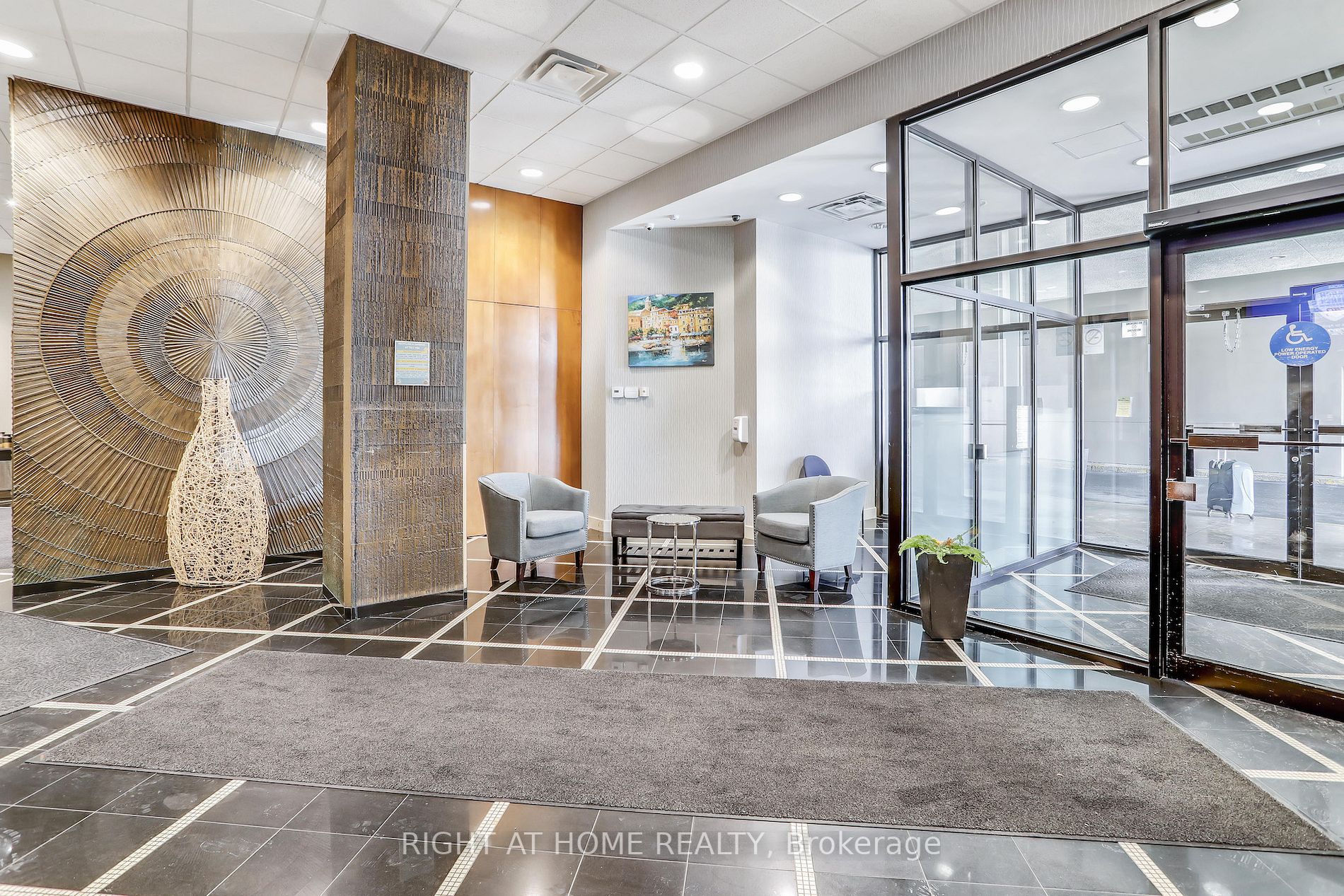 2737 Keele St, #213