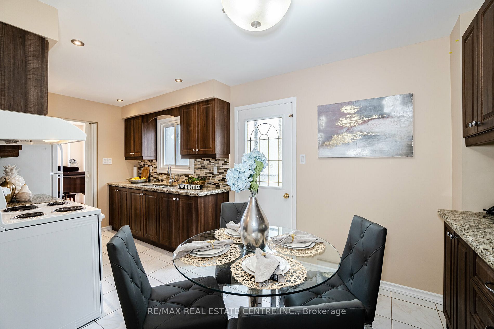 46 Newbridge Cres