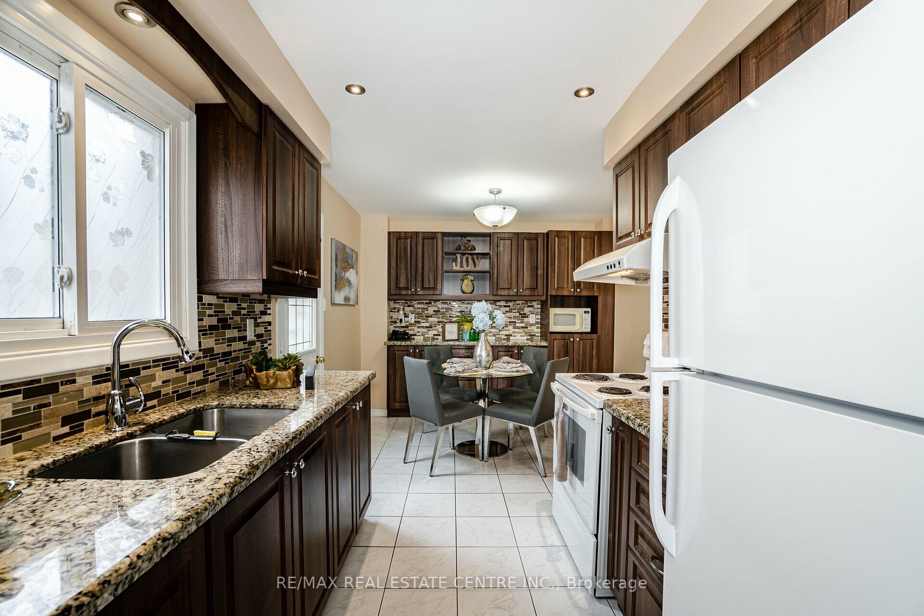 46 Newbridge Cres