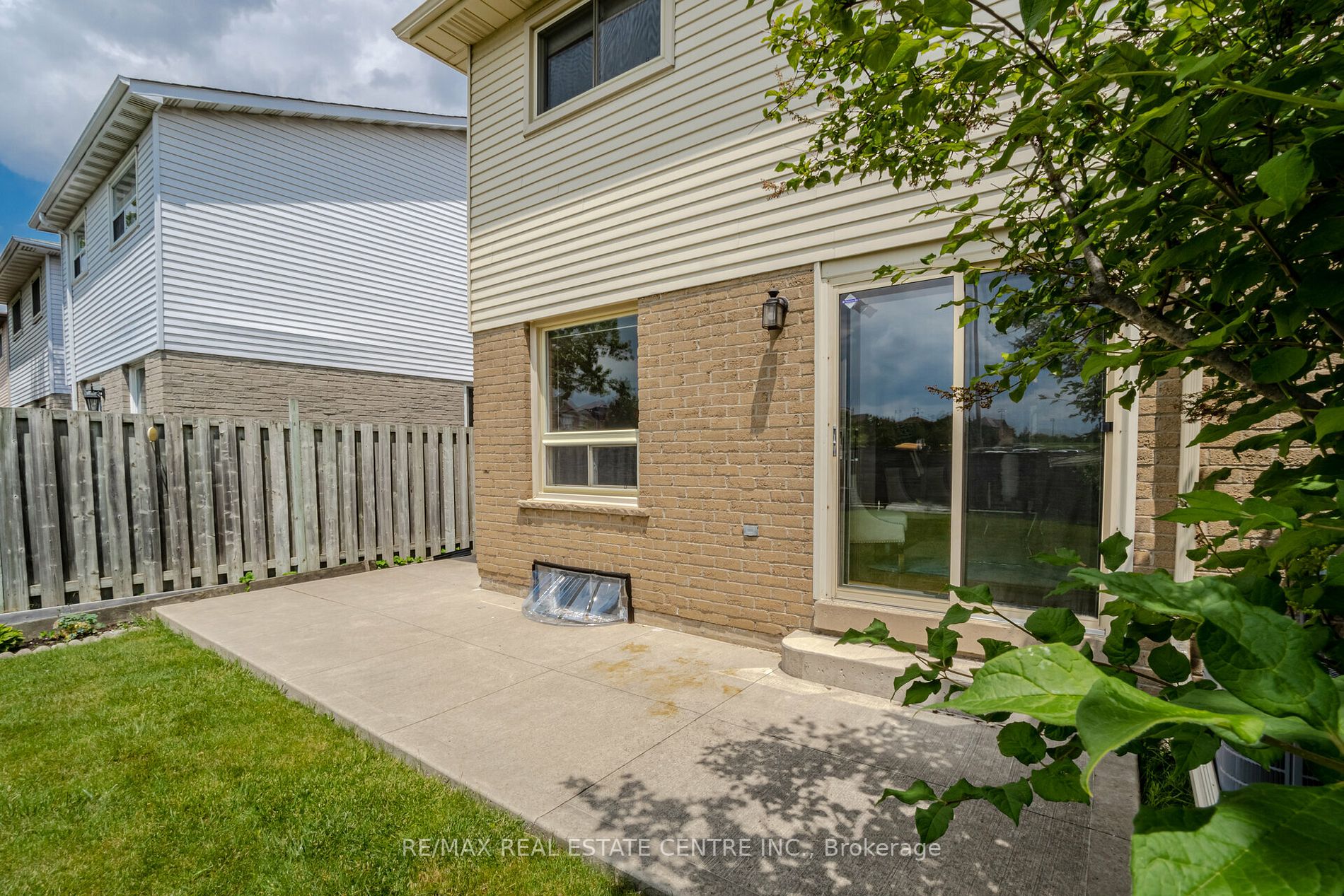 46 Newbridge Cres