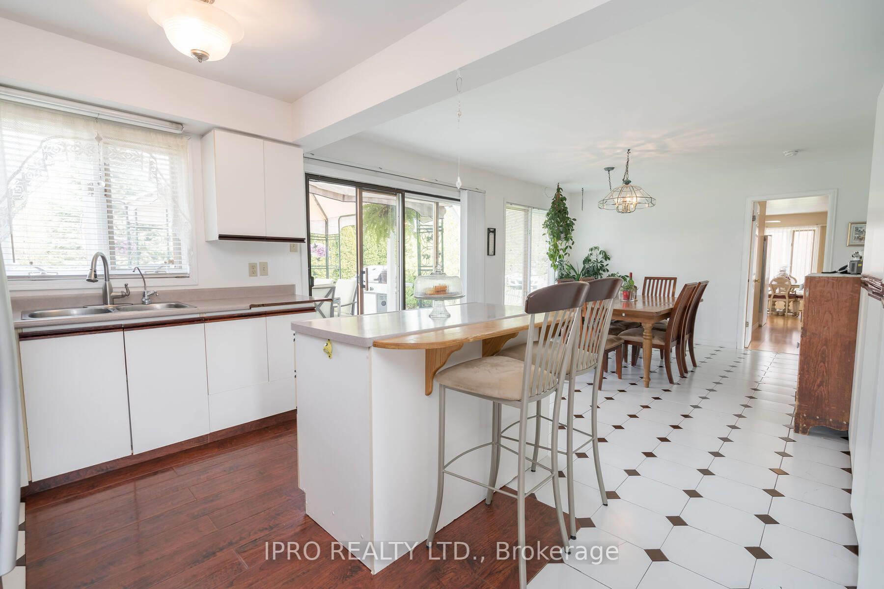 14323 Creditview Rd