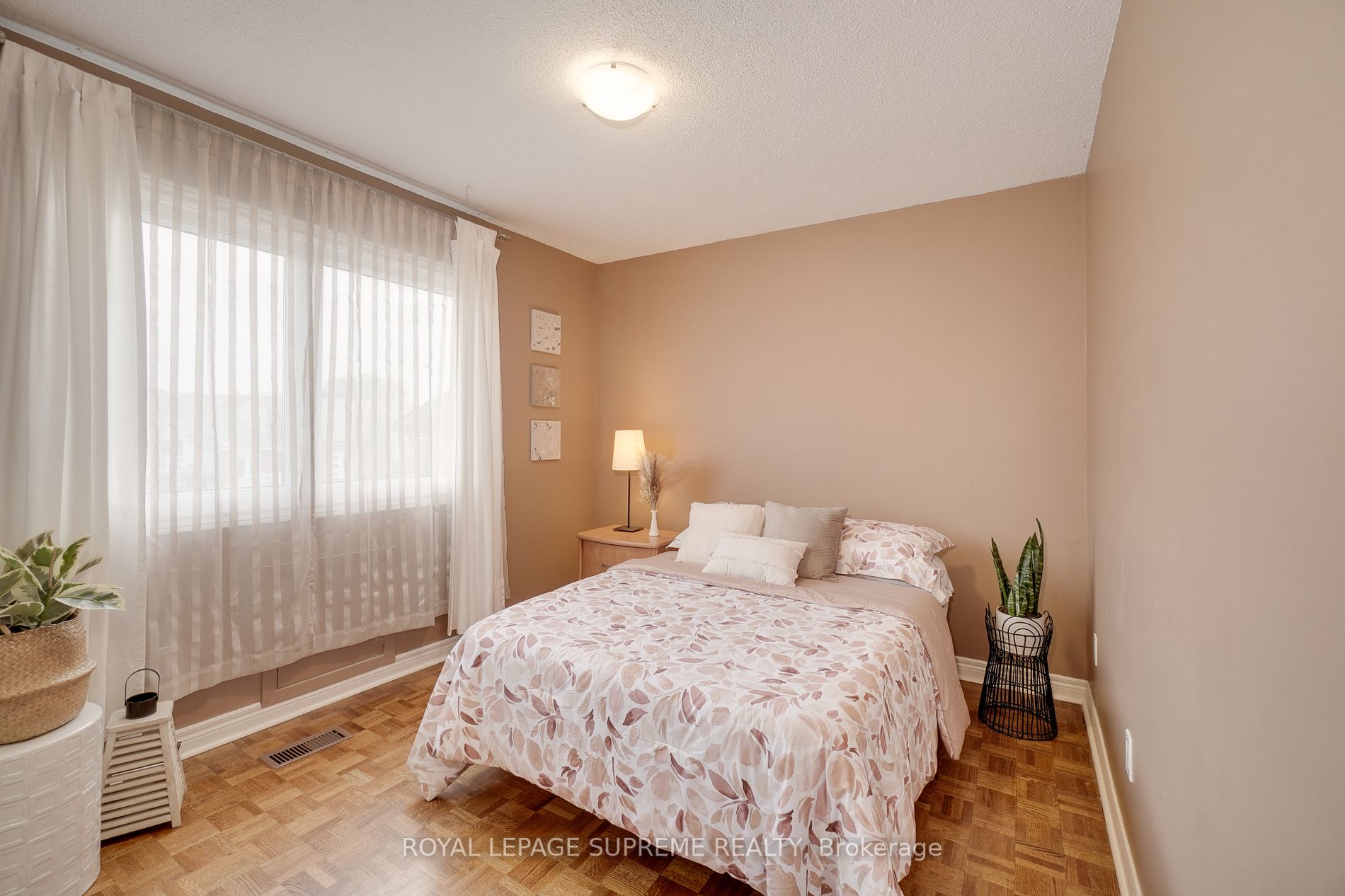 33 Ashford Crt