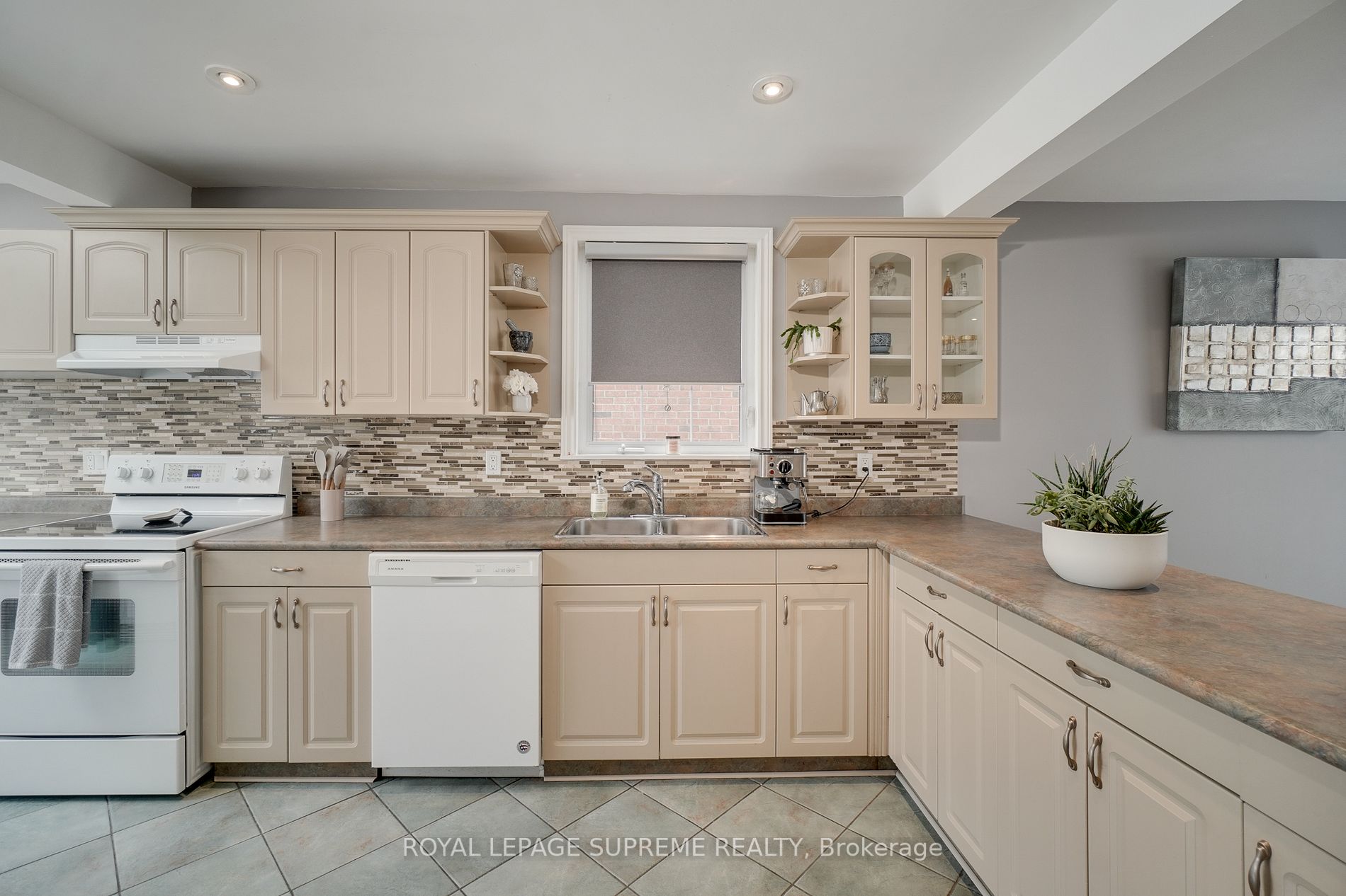 33 Ashford Crt