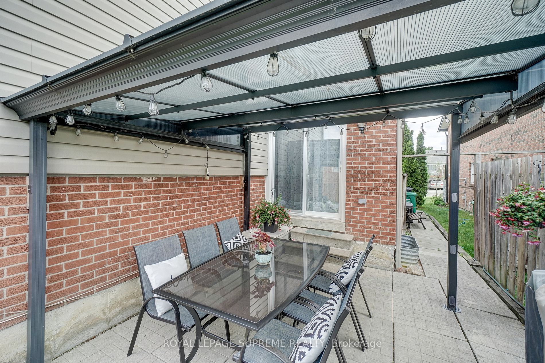 33 Ashford Crt