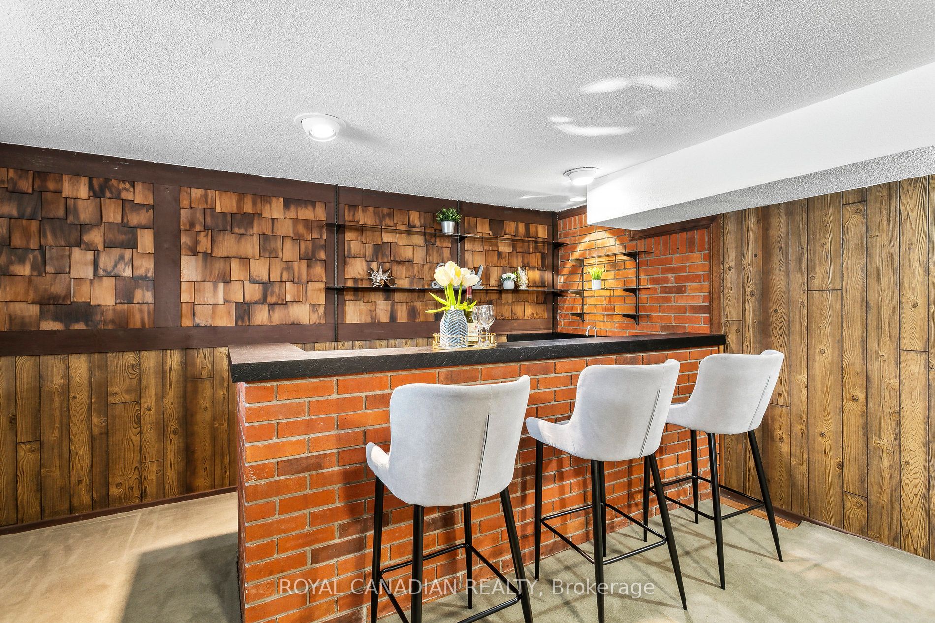 7543 Middleshire Dr