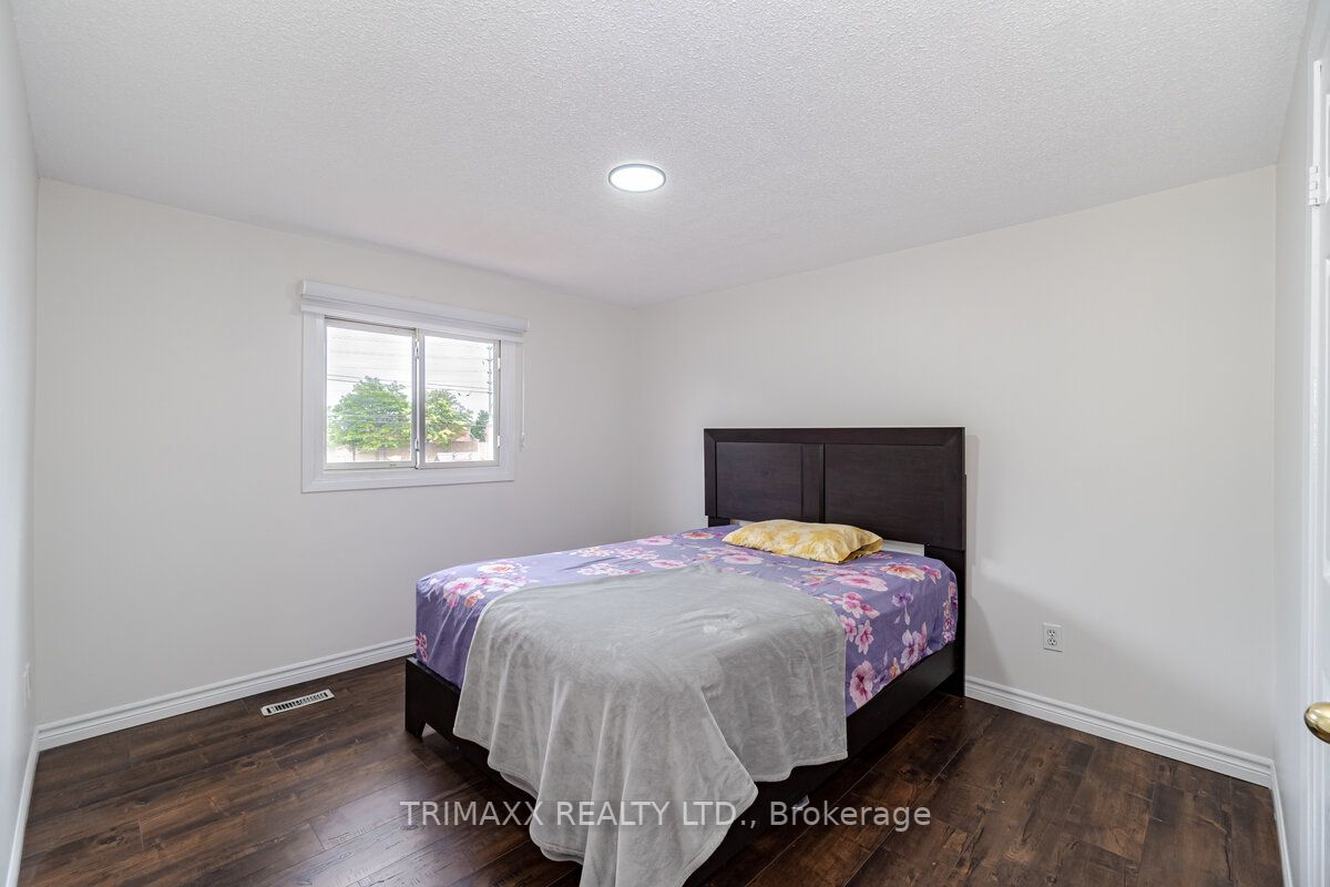 96 Banting Cres