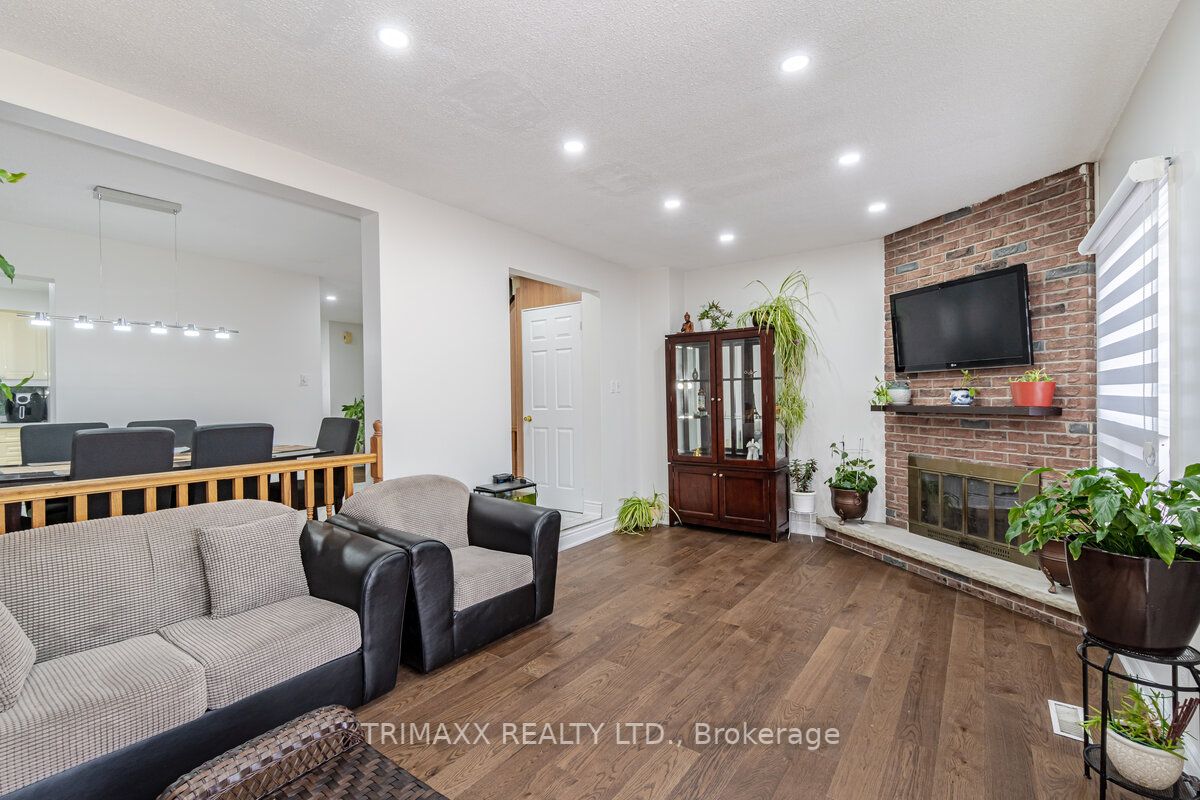 96 Banting Cres