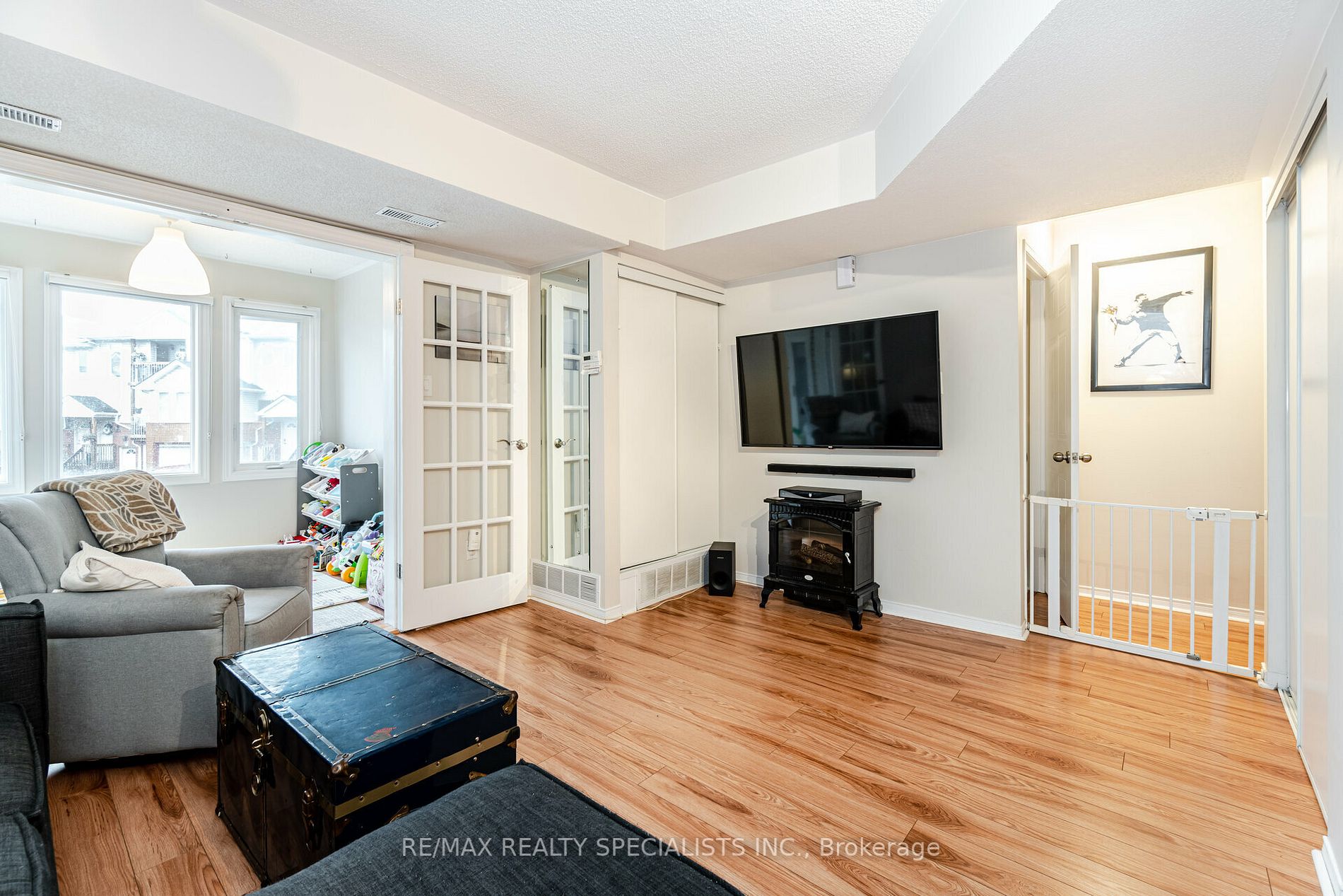 1A Robert Lane, #1