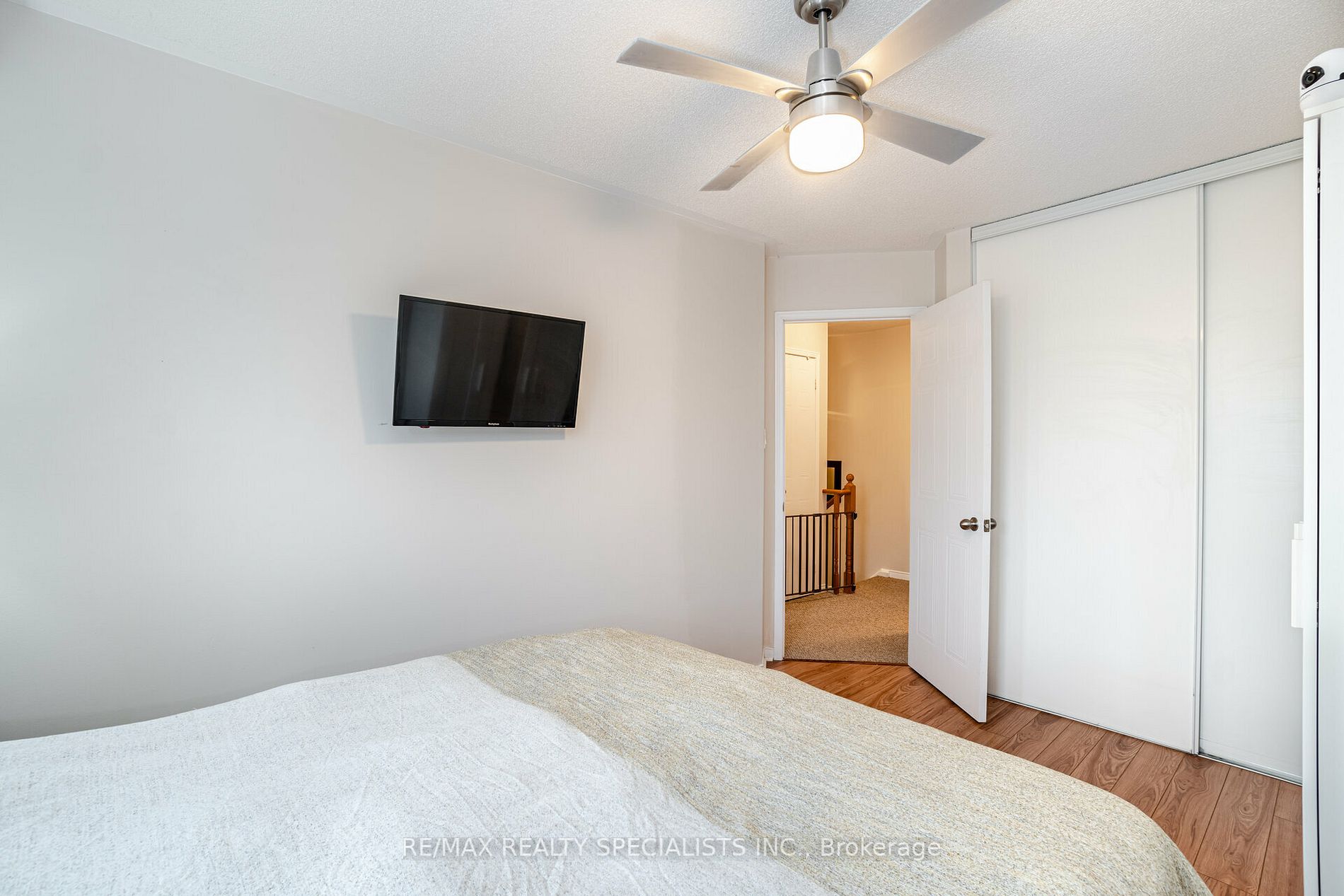 1A Robert Lane, #1