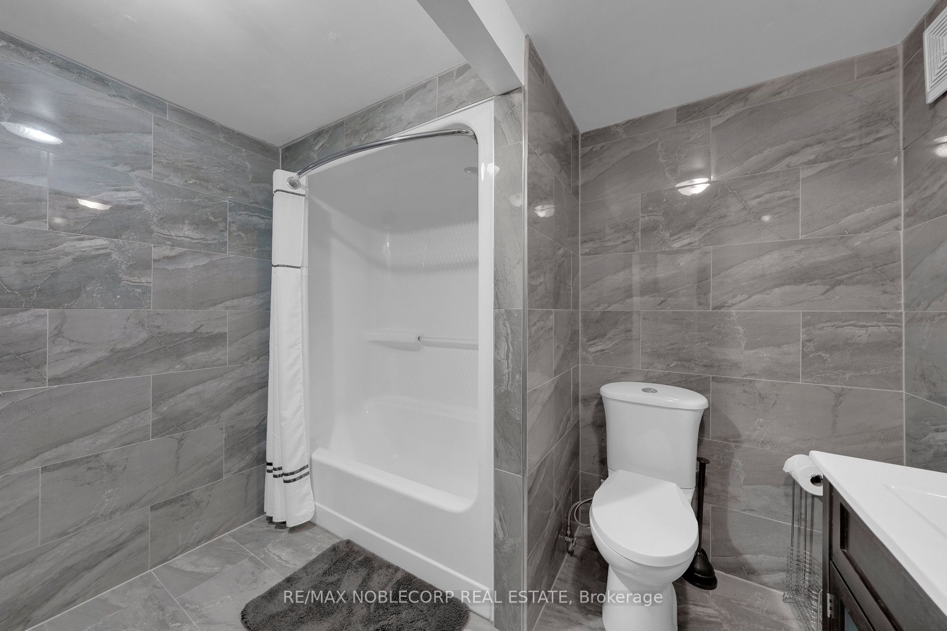 343 Whitehead Cres