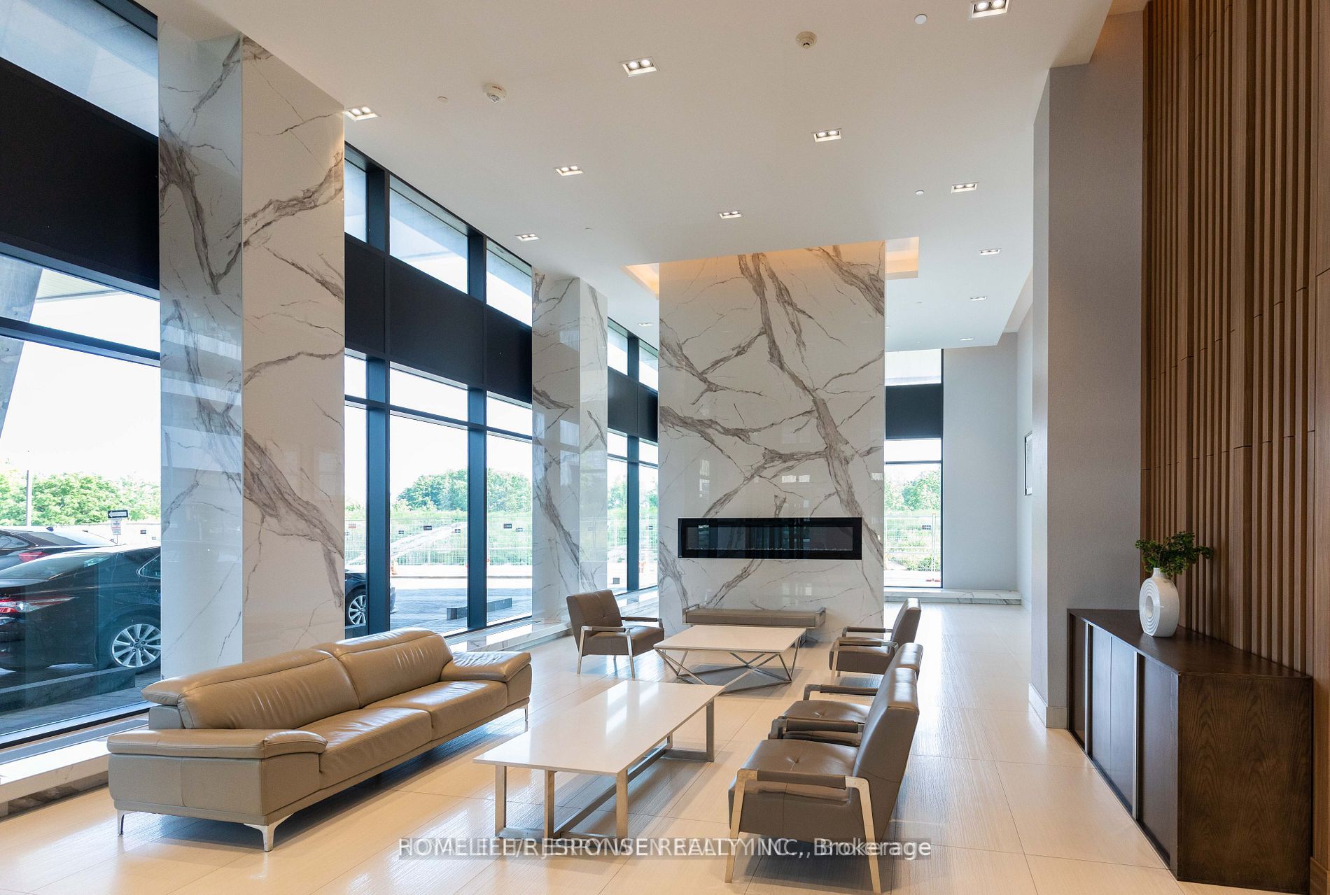 30 SHORE BREEZE Drive #1319