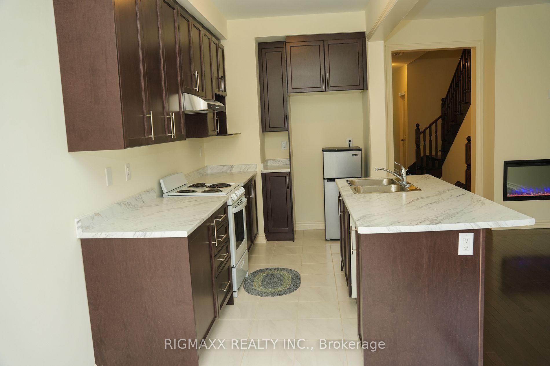 5 Donald Fitch Cres