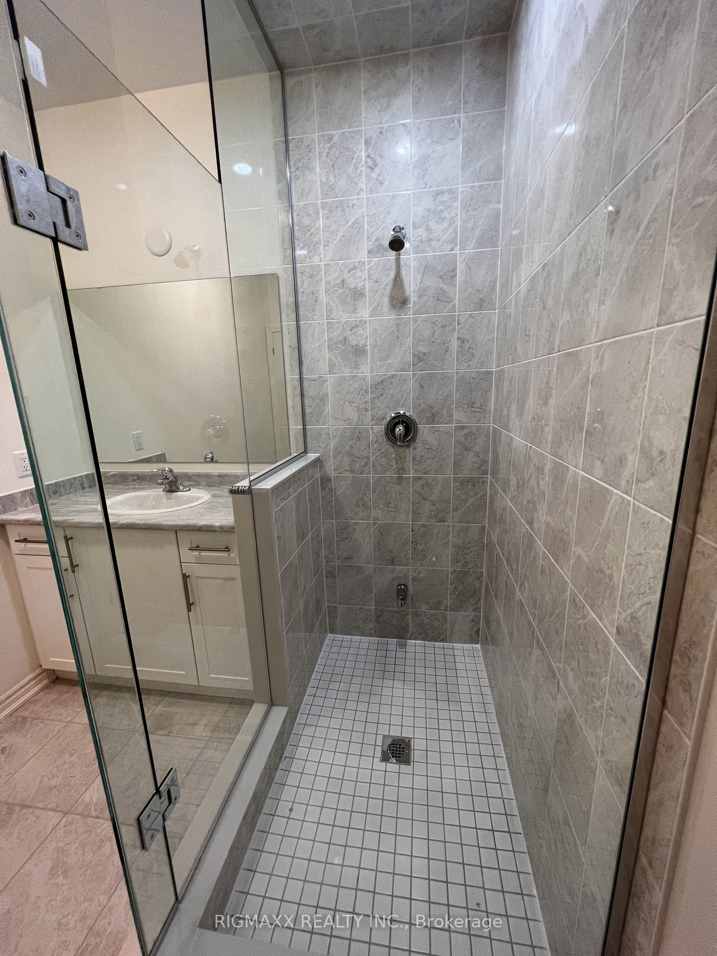 5 Donald Fitch Cres