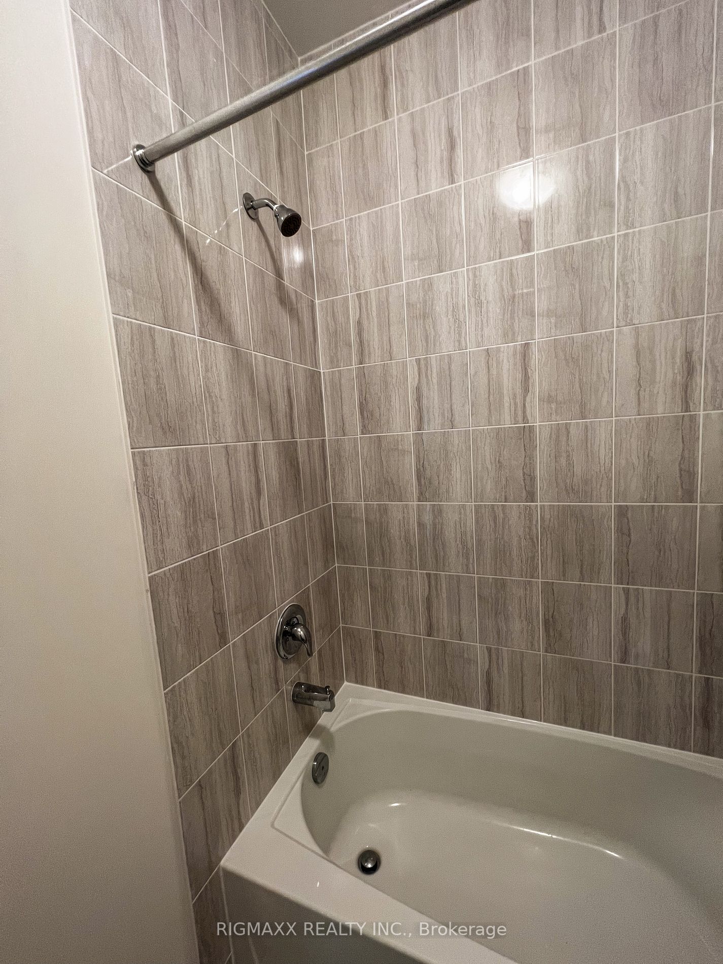 5 Donald Fitch Cres