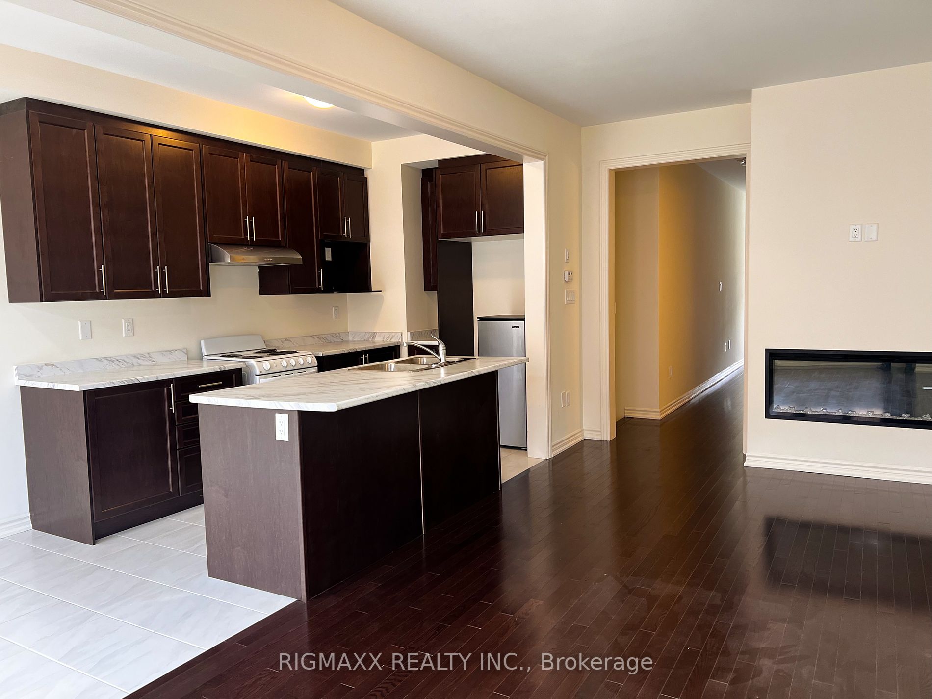 5 Donald Fitch Cres
