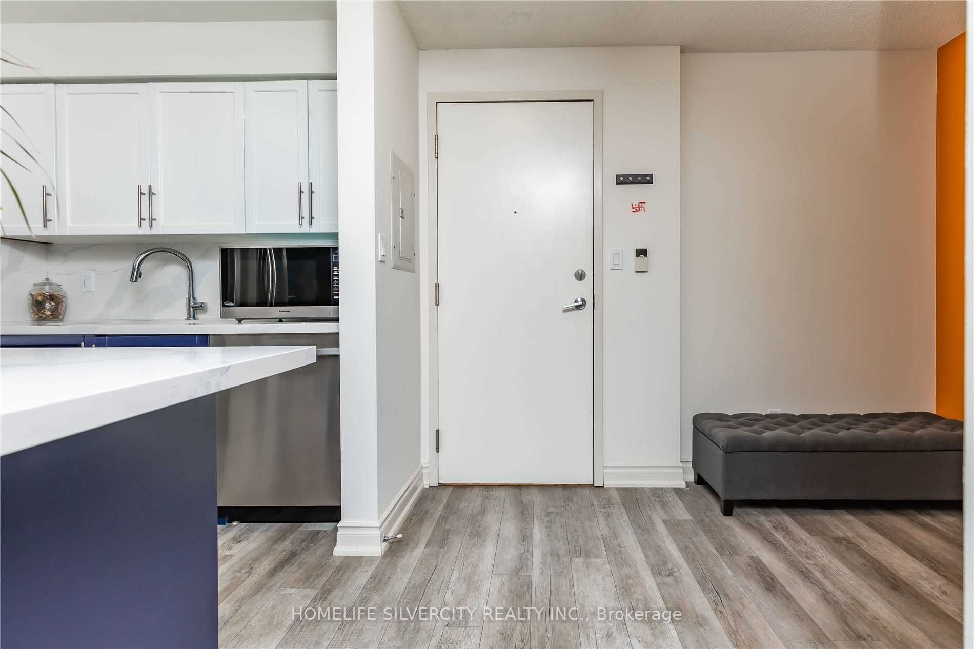 3880 Duke Of York Blvd, #1712