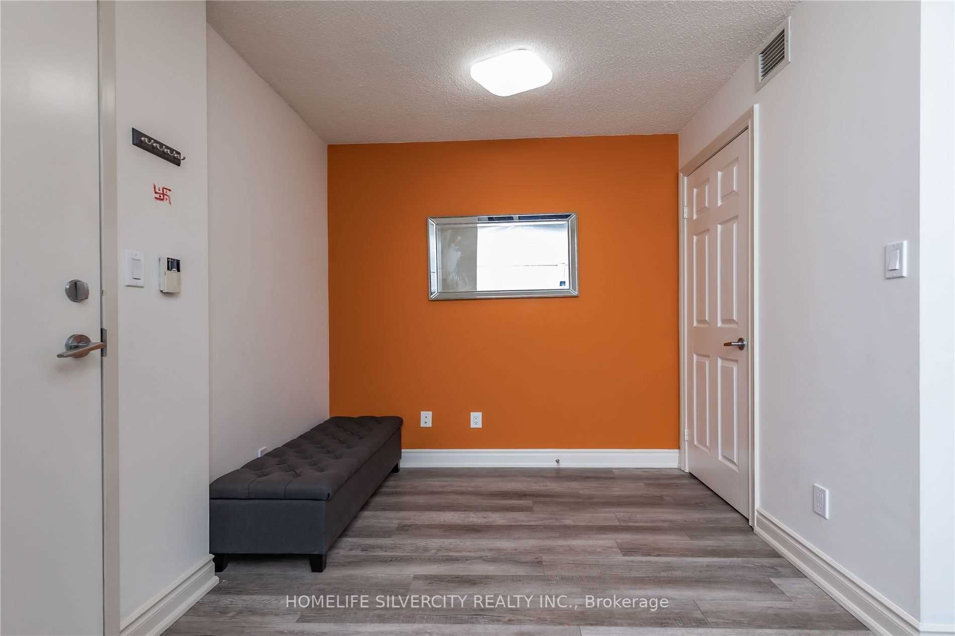 3880 Duke Of York Blvd, #1712