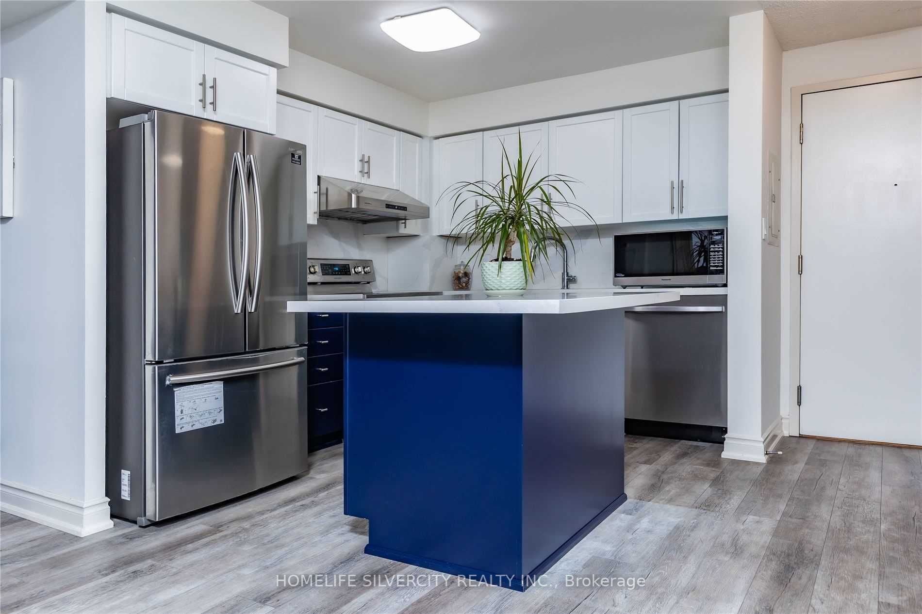 3880 Duke Of York Blvd, #1712