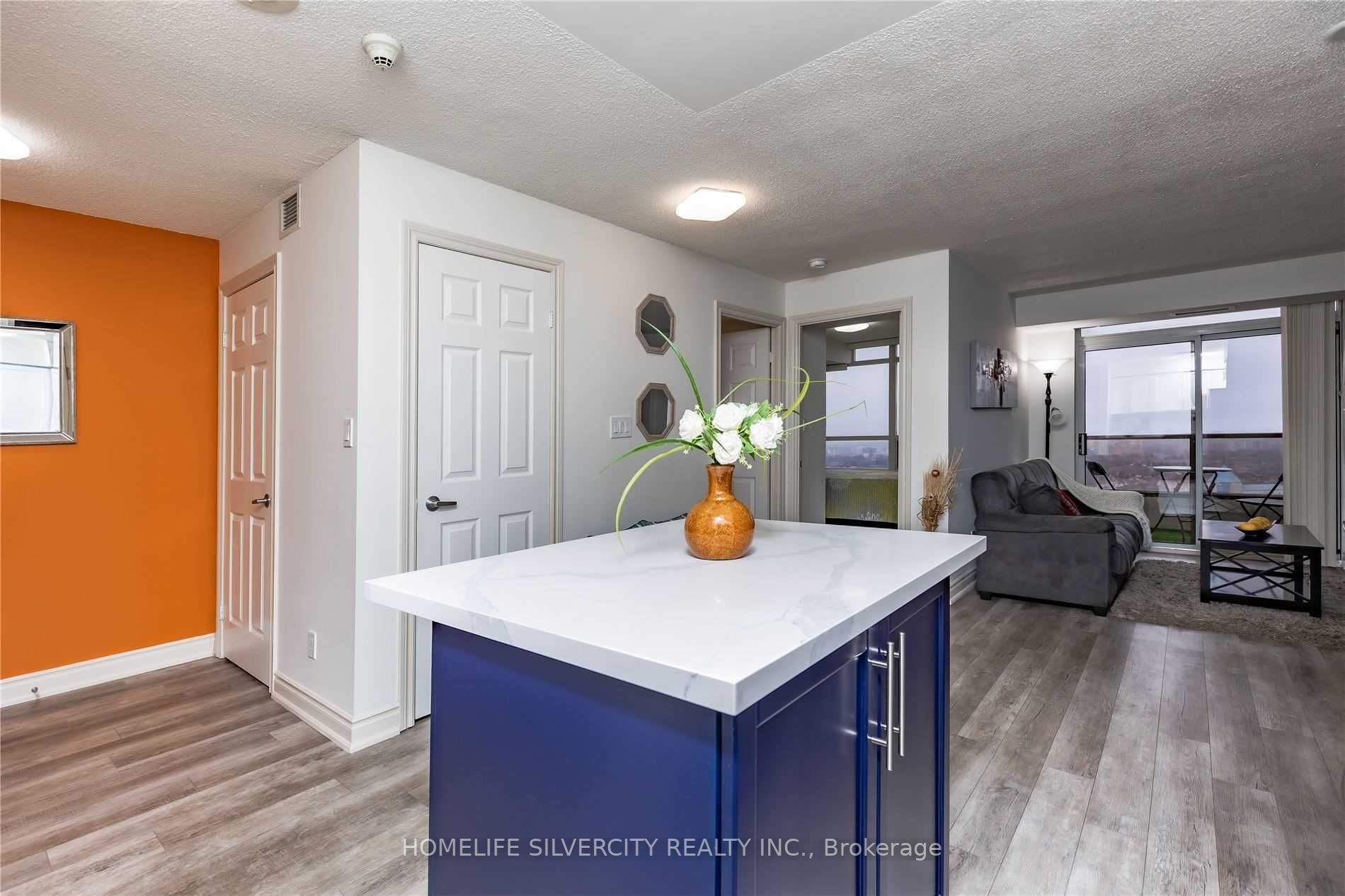 3880 Duke Of York Blvd, #1712