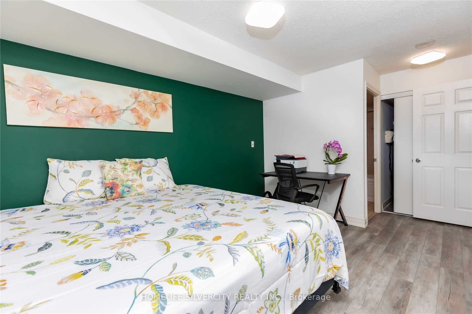 3880 Duke Of York Blvd, #1712