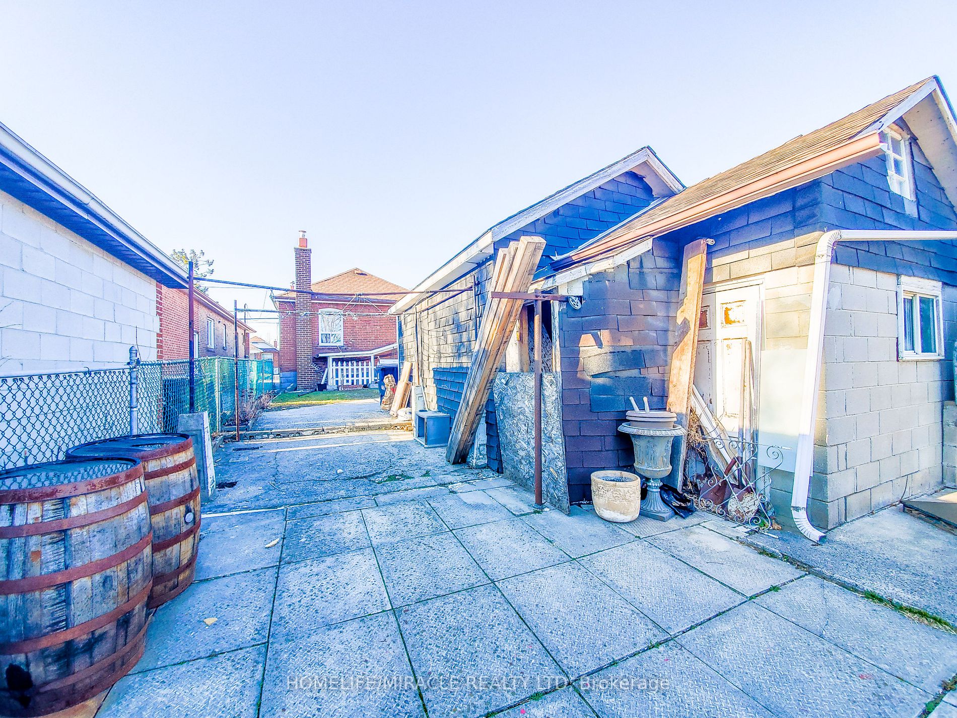 125 Foxwell St