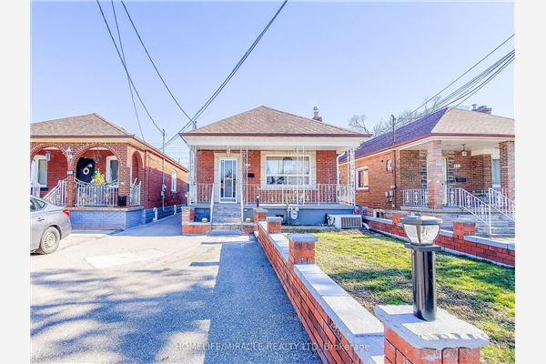 125 Foxwell St, Toronto