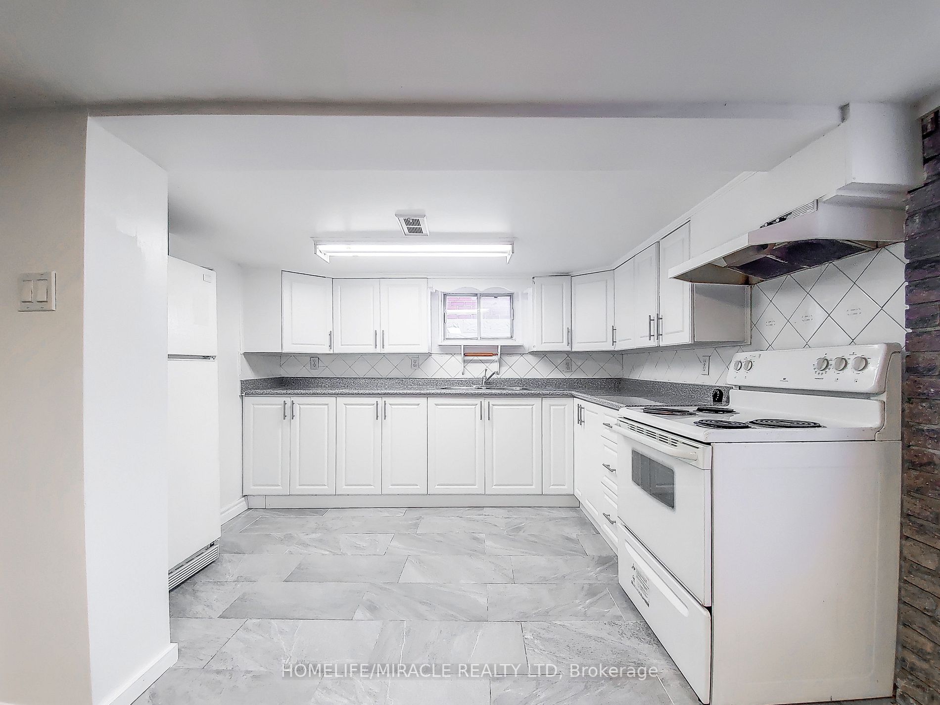 125 Foxwell St