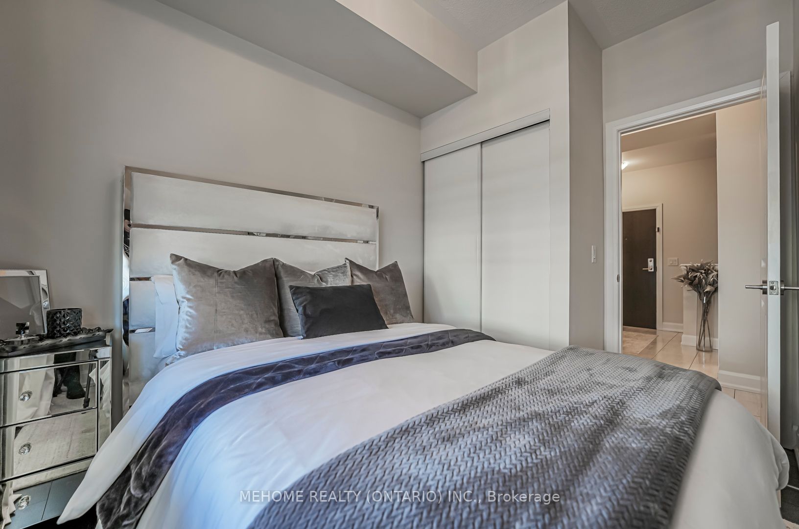 275 Roxton Rd, #203
