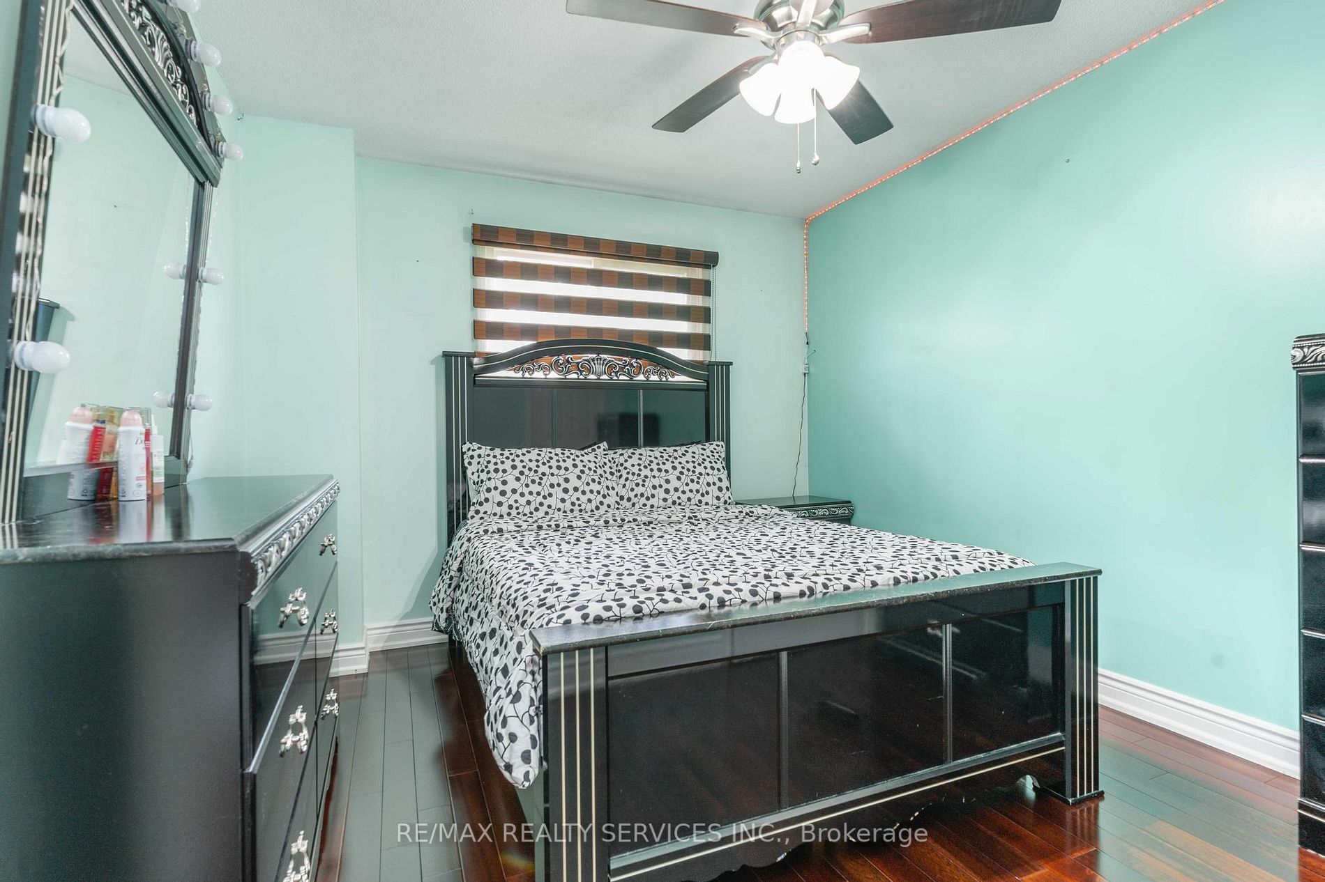 77 Major William Sharpe Dr