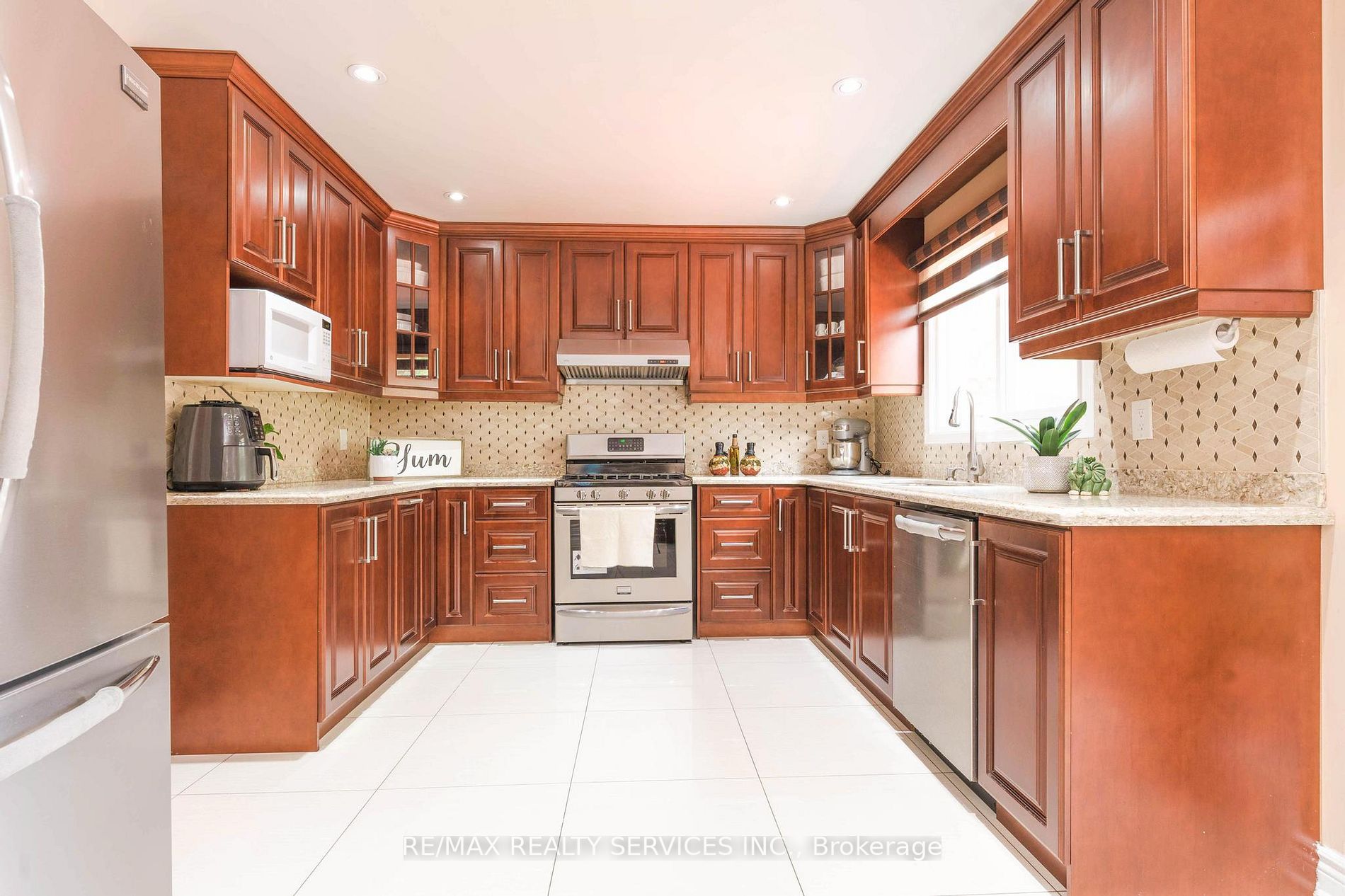77 Major William Sharpe Dr