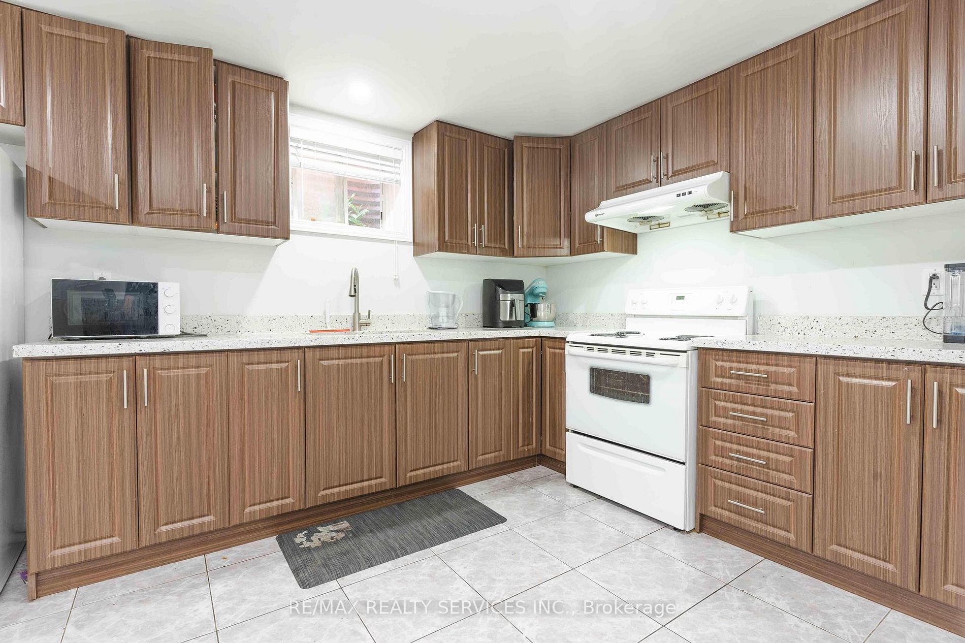77 Major William Sharpe Dr