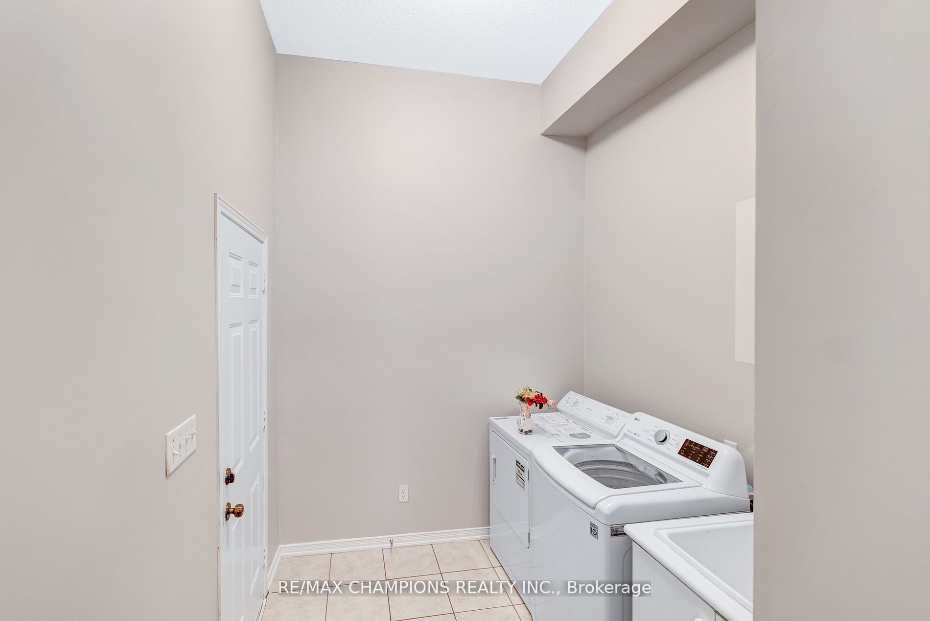 11 Cape Dorset Cres