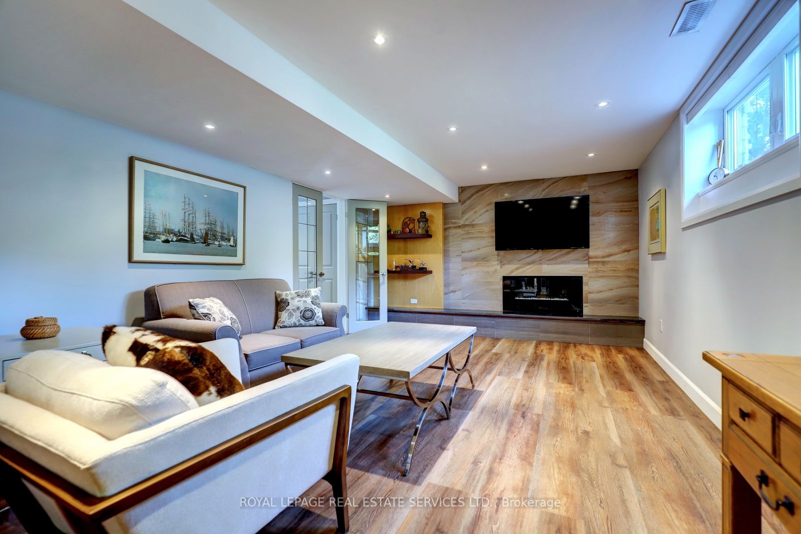 4306 Lakeshore Road