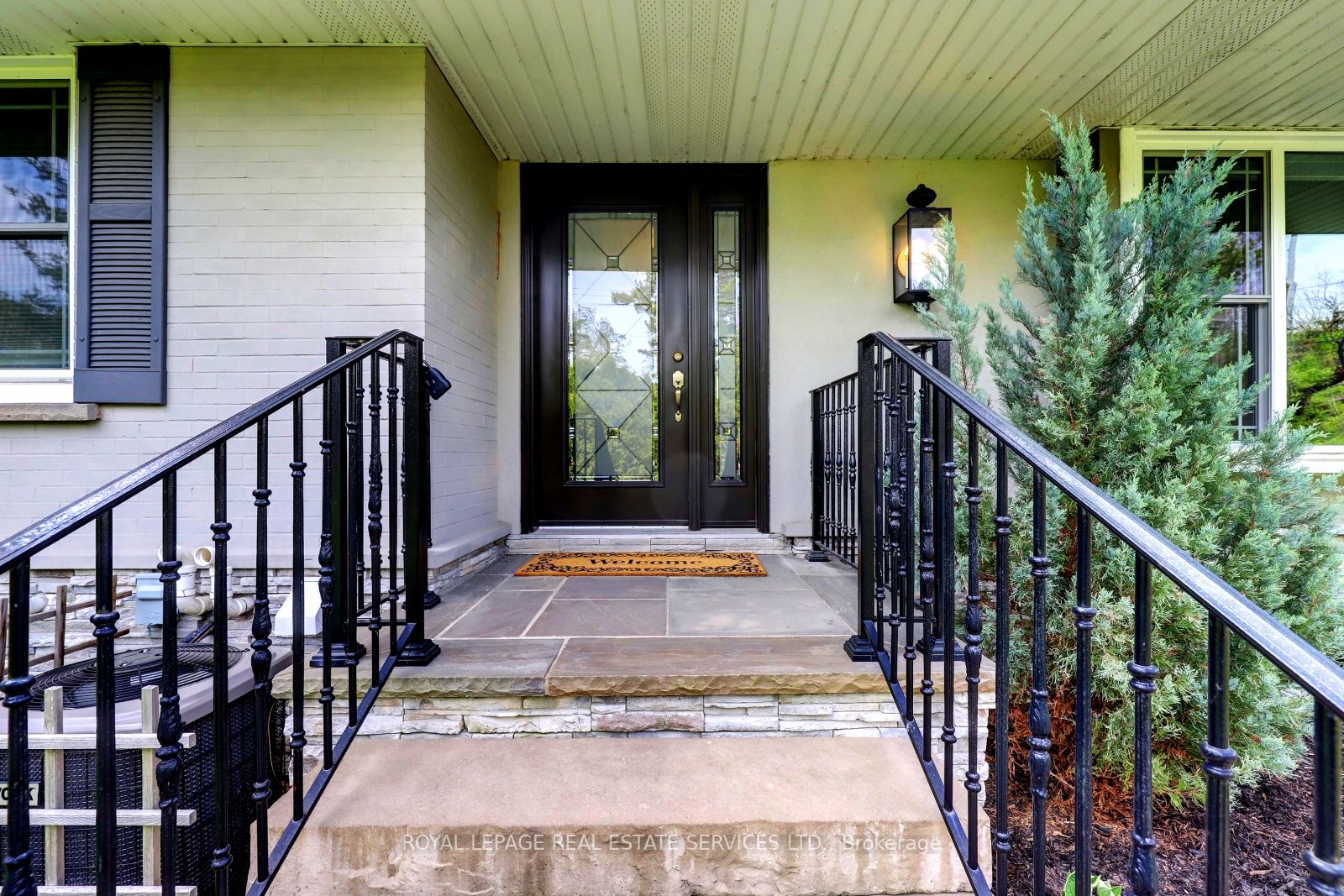 4306 Lakeshore Road