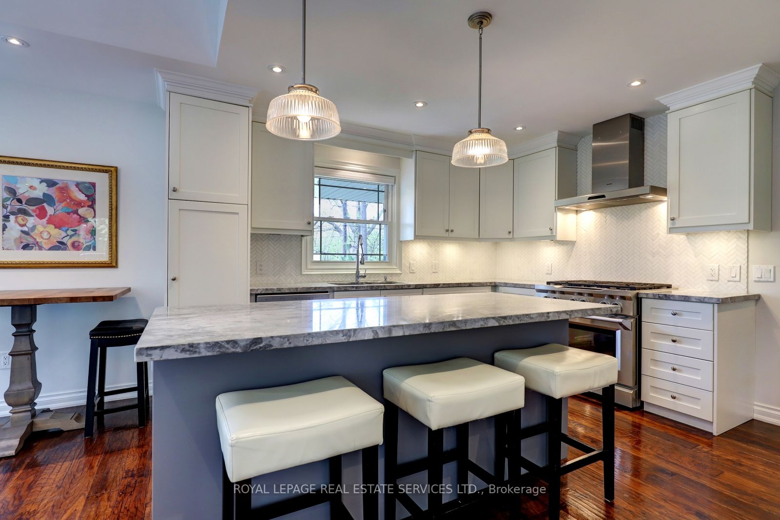 4306 Lakeshore Road