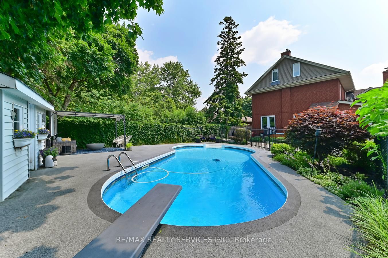 38 Rosedale Ave W