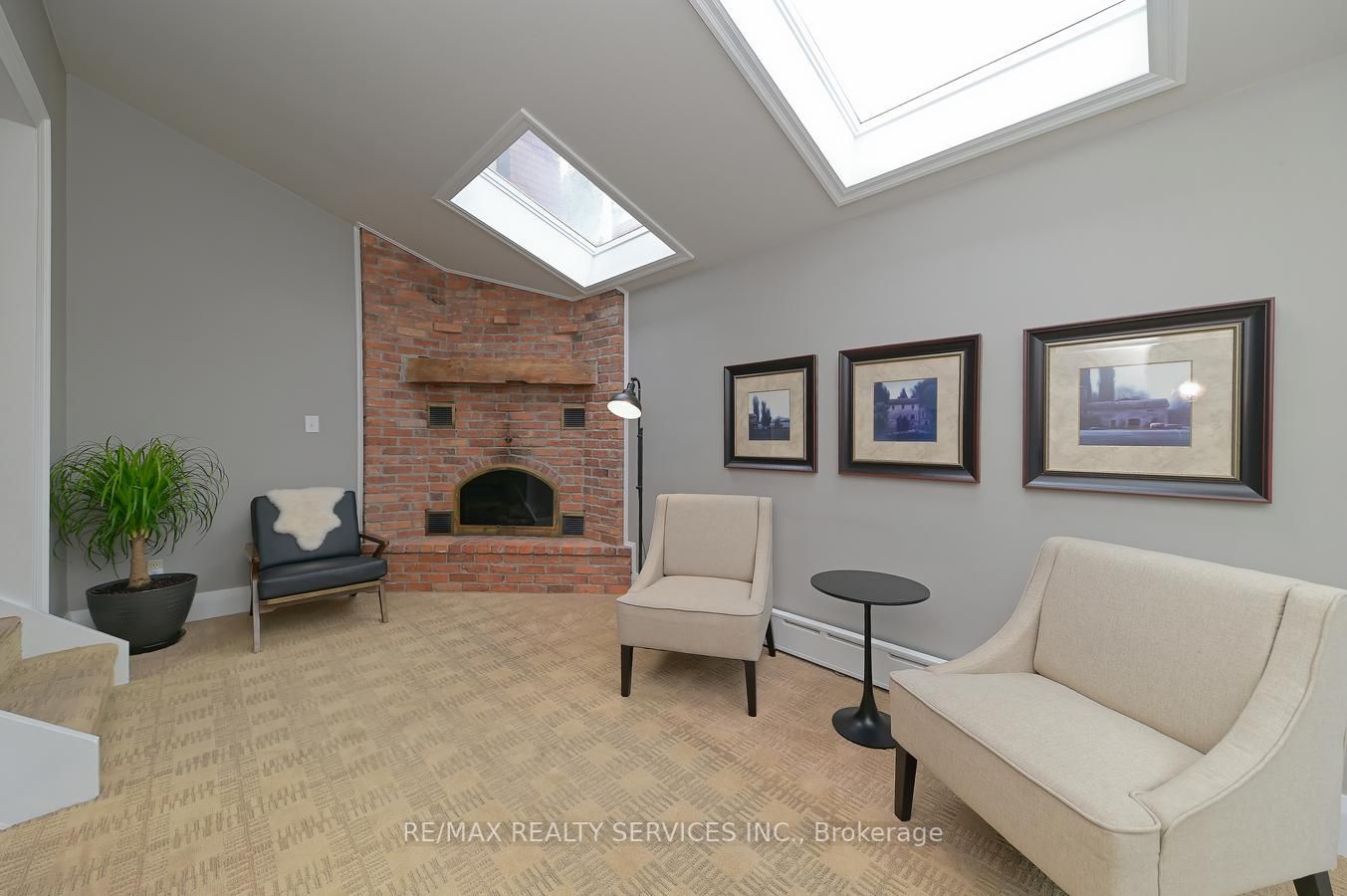 38 Rosedale Ave W