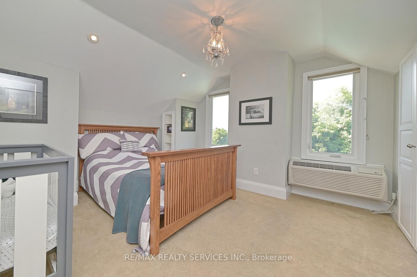 38 Rosedale Ave W