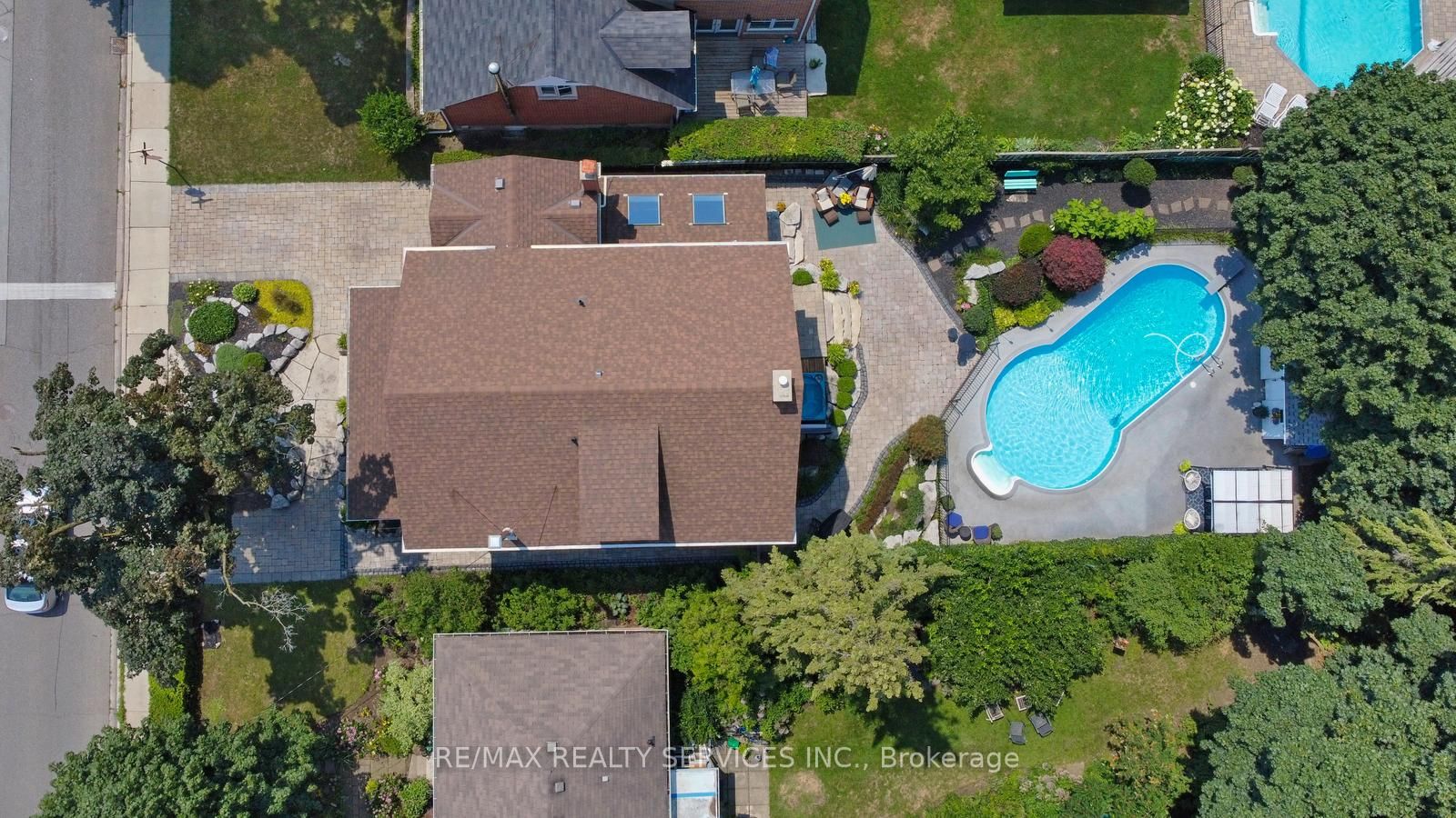 38 Rosedale Ave W