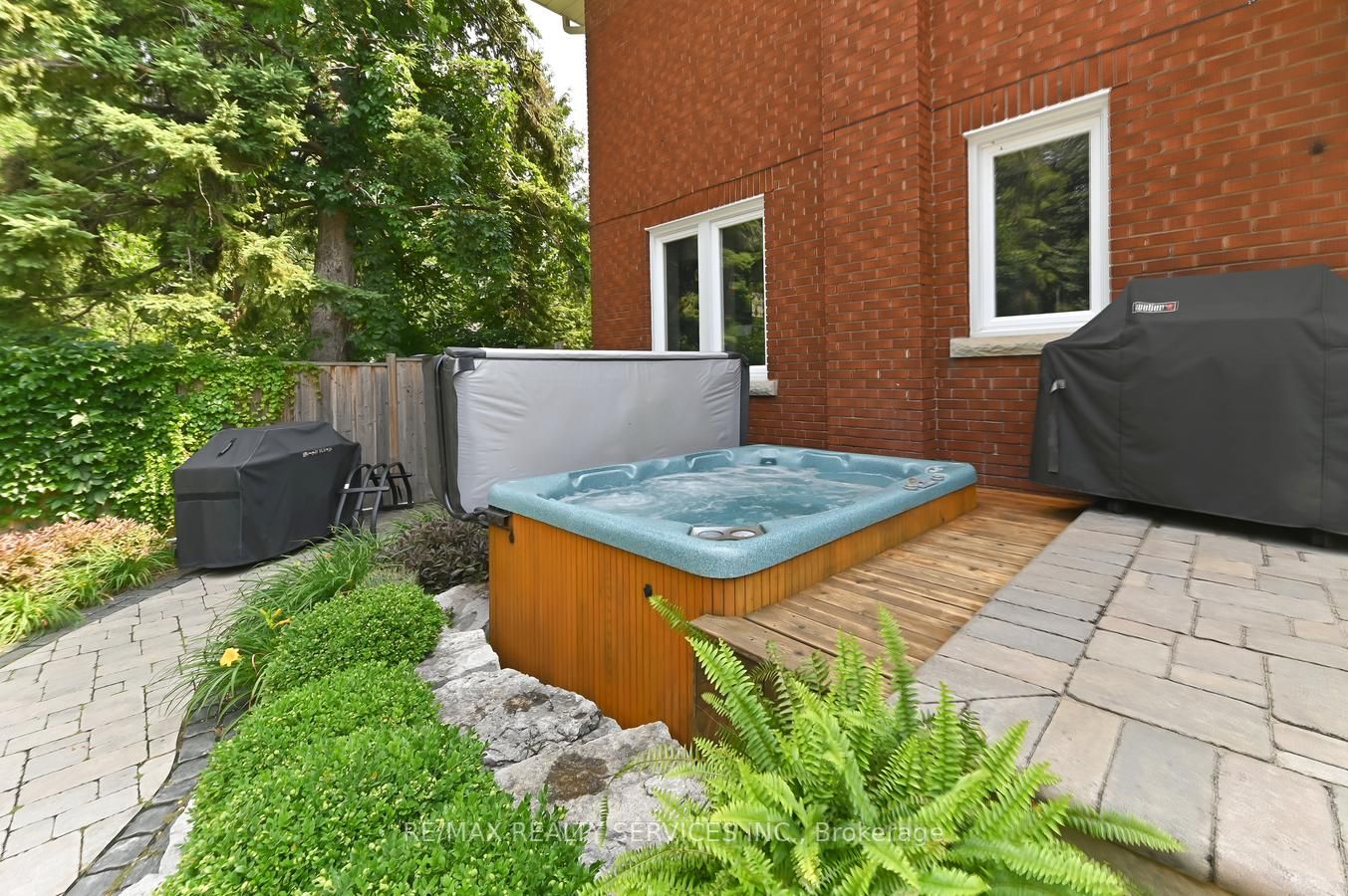 38 Rosedale Ave W