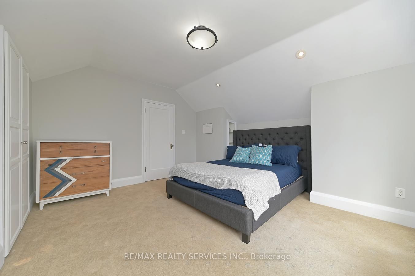 38 Rosedale Ave W