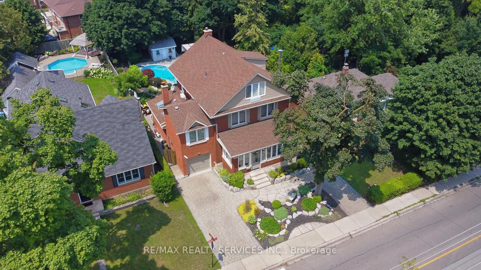 38 Rosedale Ave W