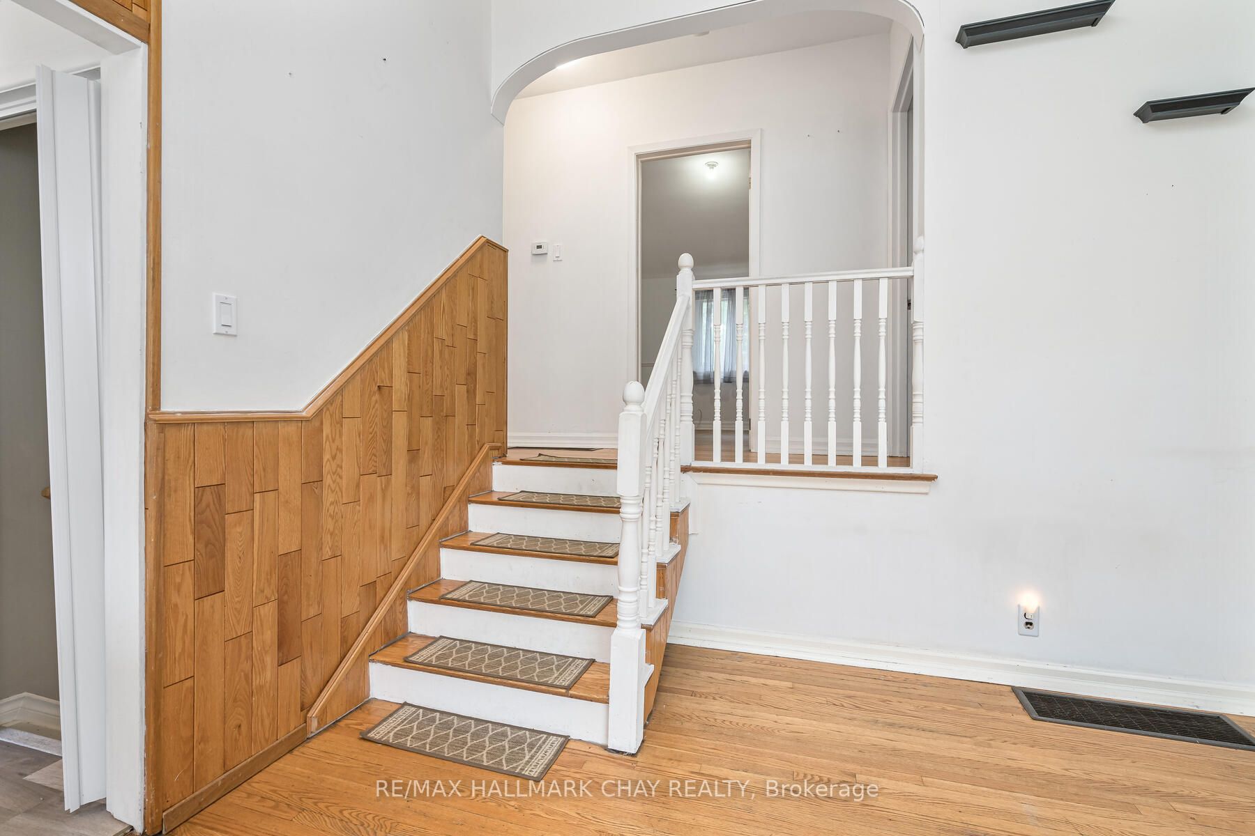 76 Raylawn Cres